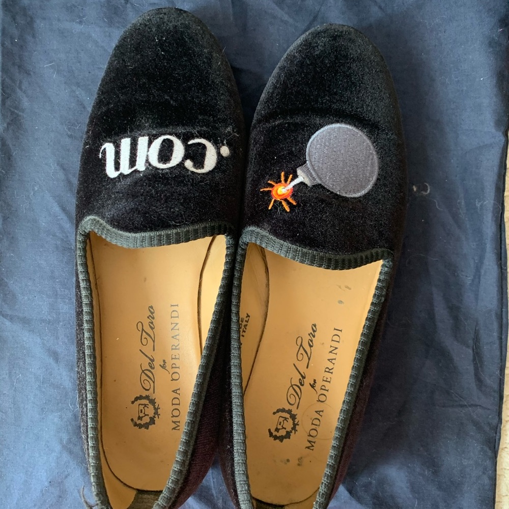 Del toro x man repeller black velvet loafers !!